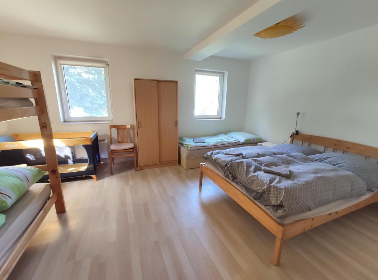 Apartman Hulin, Chrastany - Bily Eksteriør billede